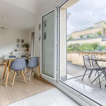 Luxury With Balcony פריז