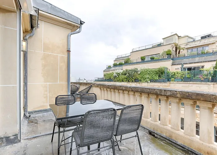 Luxury With Balcony París