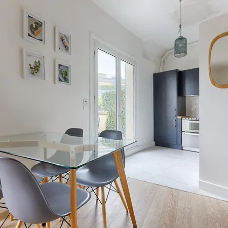 Apartment Luxury With Balcony